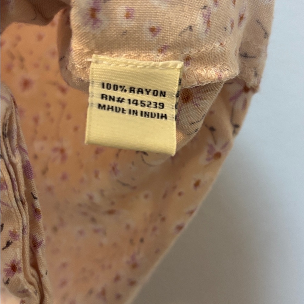 Tie-Front V-Neck Floral Blouse in Light Peach - Picture 5 of 6